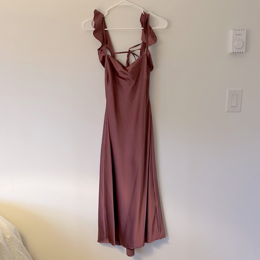NWT. Astr the Label Rina Ruffle Strap Satin Midi Dress Small Dark Mauve